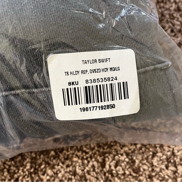 NEW Taylor Swift Reputation Hoodie - Picture 8 of 10